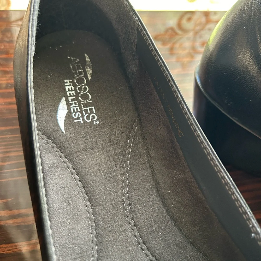 AeroSoles Woman's Black Leather size 10 Heelrest Loafer Shoes - Picture 5 of 5